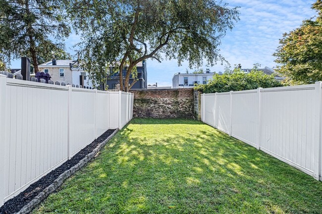 Building Photo - 147 East St