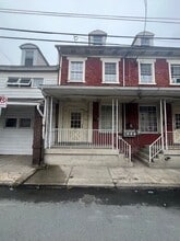 Building Photo - 254 Cedar St