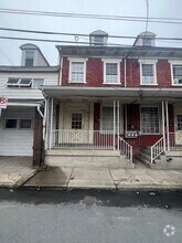 Building Photo - 254 Cedar St