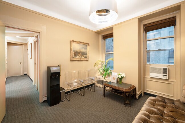 Foto del edificio - 116 E 63rd St