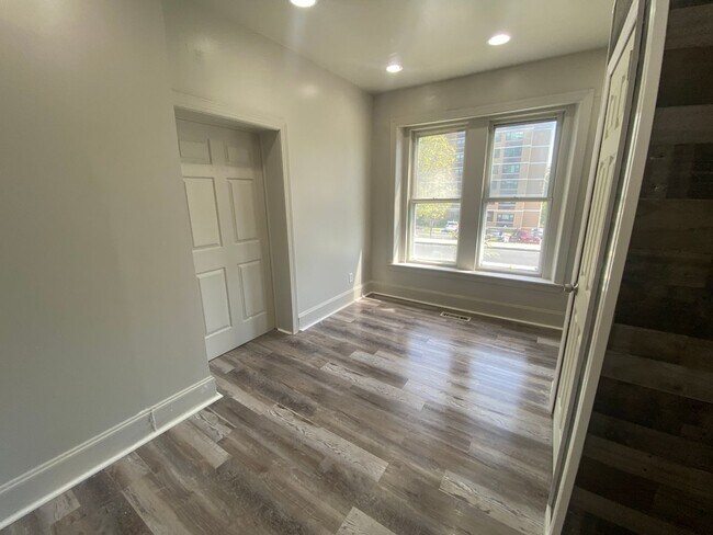 Foto del edificio - 827 Jackson St