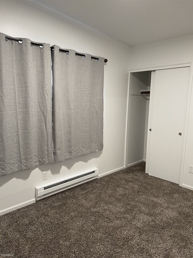 Building Photo - 3 br, 1 bath Duplex - 328 South Wasson Street