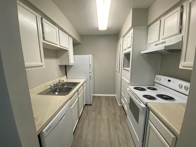 Foto del edificio - 9696 Walnut St