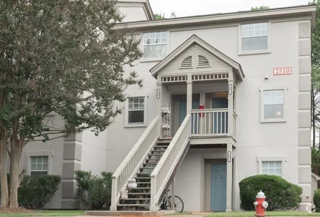 Building Photo - 2510 Avent Ferry Rd