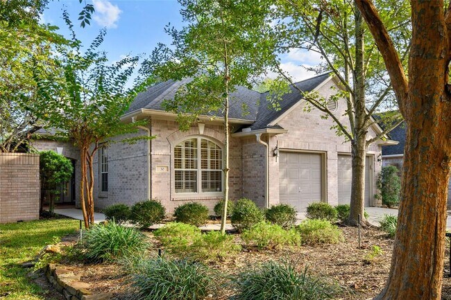 Building Photo - 30 E Honey Grove Pl