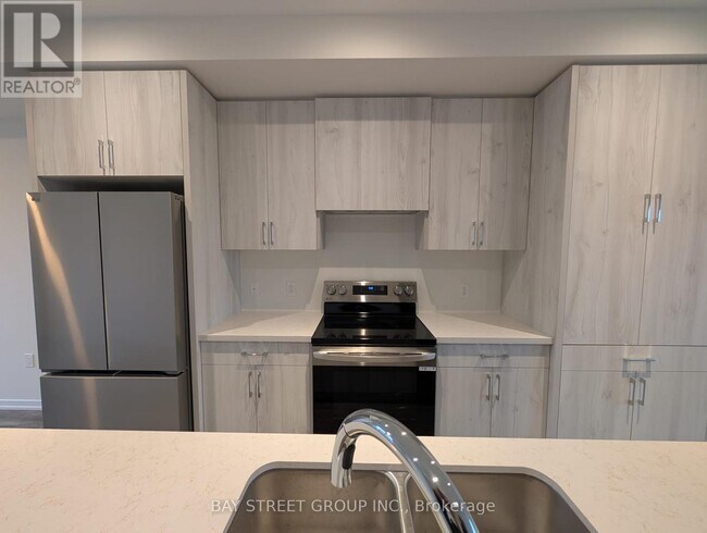 Photo du bâtiment - 23 Helmkay Ave