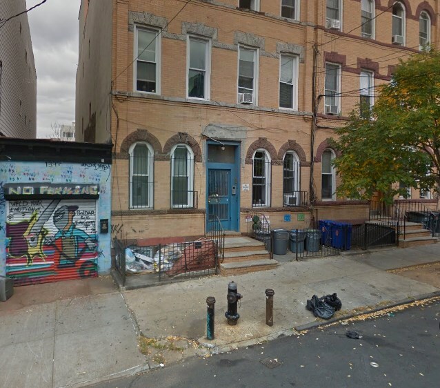 Primary Photo - 1399 Greene Ave