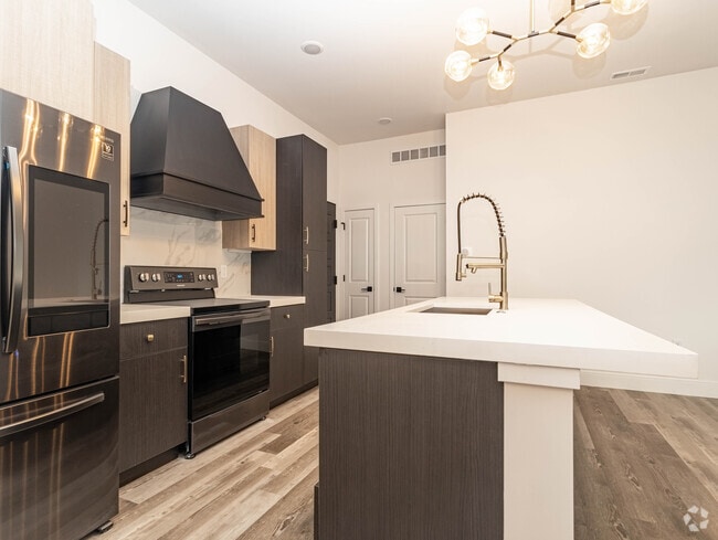 Interior Photo - Chelsea