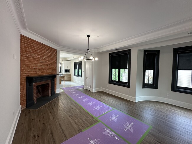 Building Photo - 60 Maple Ave