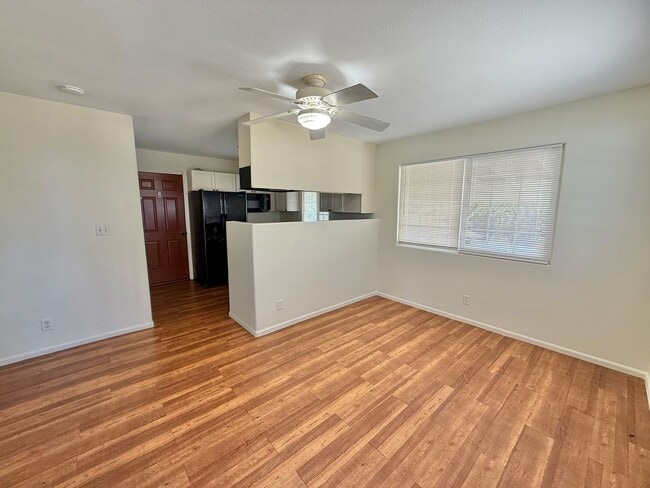 Building Photo - 2 Bedroom / 1 Bathroom Cottage in Pukalani!