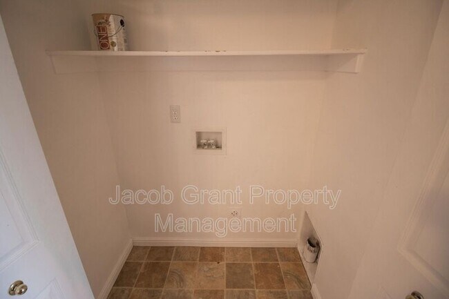 Foto del edificio - 975 Eve Dr