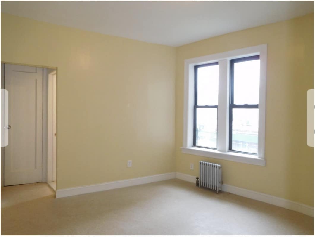 Primary Photo - 2833 Briggs Ave