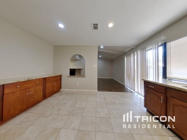 Building Photo - 5107 Dunnethead Dr