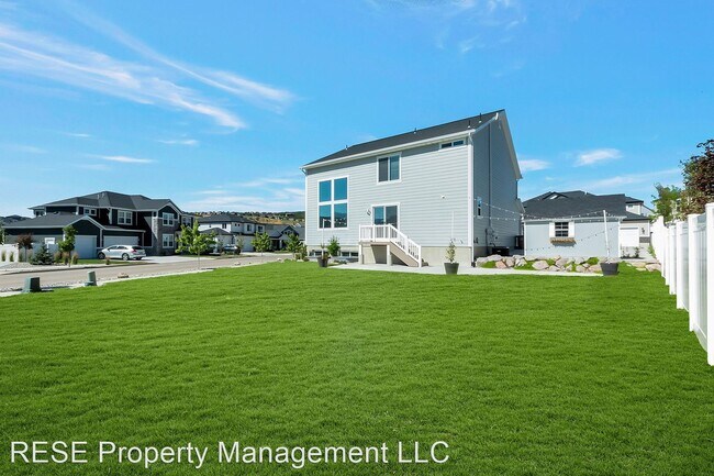 Foto del edificio - 5 br, 3.5 bath House - 14703 S Snow Leopar...