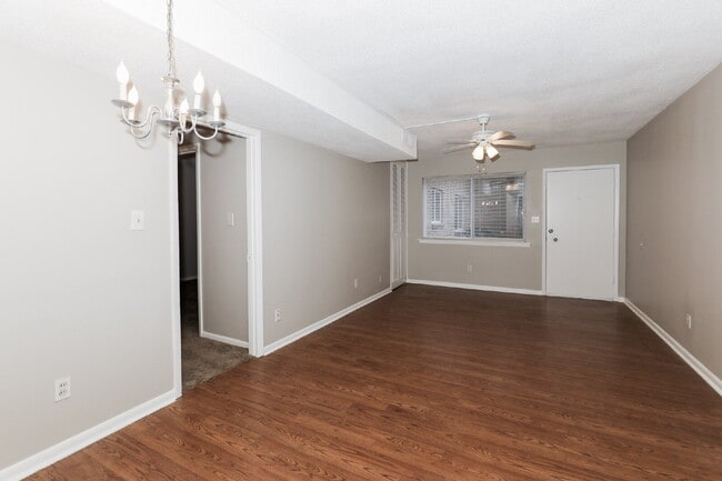 Building Photo - PRE-LEASING: Charming 2-Bed Sanctuary in College Park