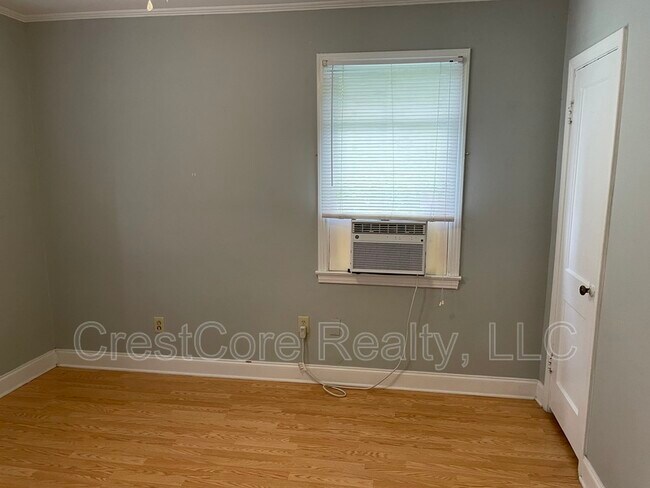 Building Photo - 3939 Brennan Dr