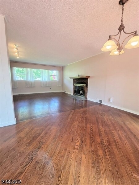 Building Photo - 39 Fieldstone Dr