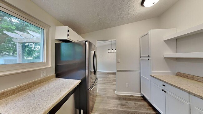 Foto del edificio - 3821 Big Walnut Dr