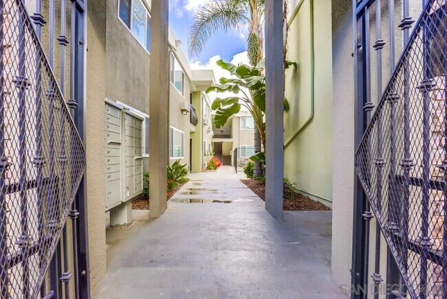 Foto del edificio - 6602 Beadnell Way
