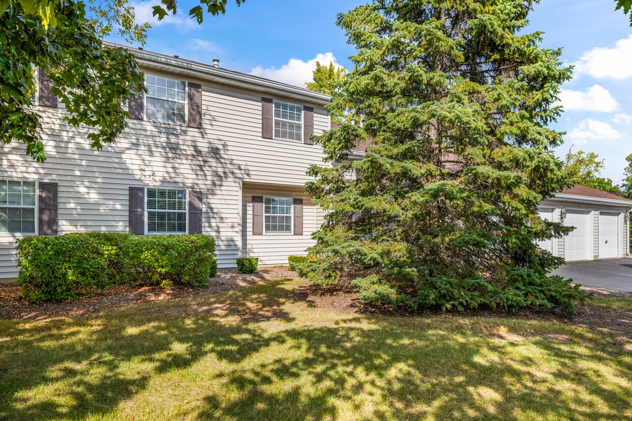 Foto principal - 556 E Shag Bark Ln