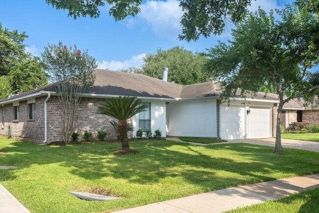 Building Photo - 1534 Vickery Dr