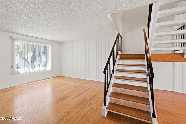 Building Photo - 5020 N Granite Reef Rd