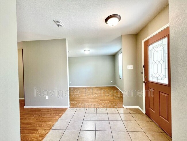 Foto del edificio - 2901 Lake Vista Dr