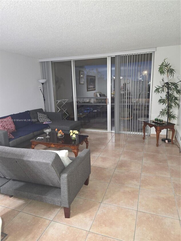 Foto principal - 10425 SW 112th Ave