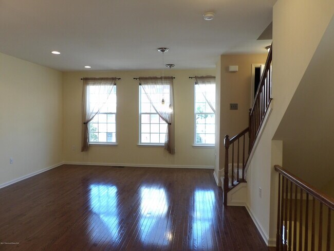 Foto del edificio - 225 Chickadee Ct