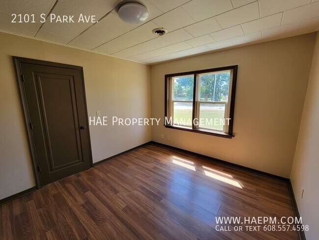 Building Photo - 2101 S Park Ave.