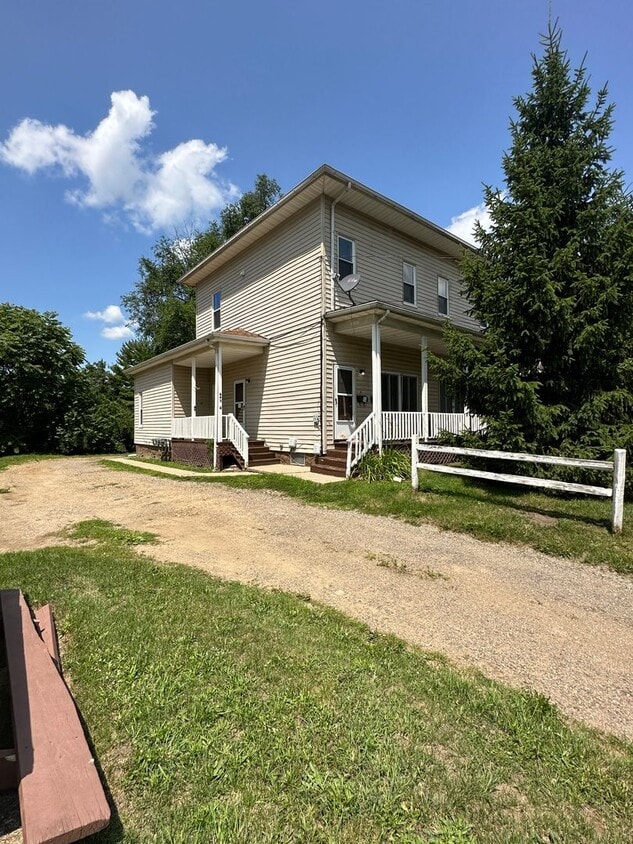 Primary Photo - 504 N State St