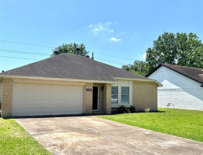 Foto del edificio - 5621 Village Way Dr.