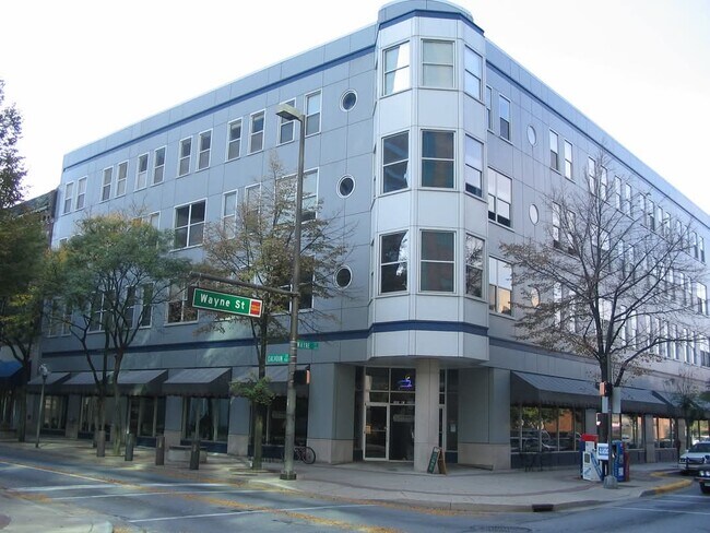 Foto del edificio - 113 W Wayne St