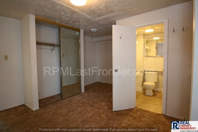 Building Photo - 1335 Hyder St