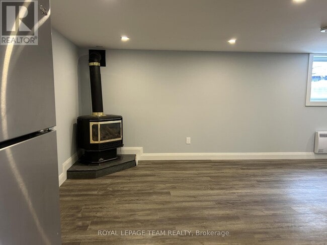 Building Photo - 746 St Jean St