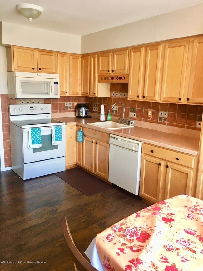 98 Beachway Ave Unit 13, Keansburg, NJ 07734 Condo for Rent in