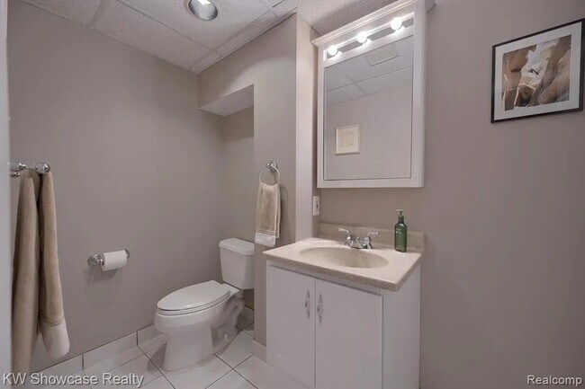 Foto del edificio - 24509 Simmons Dr
