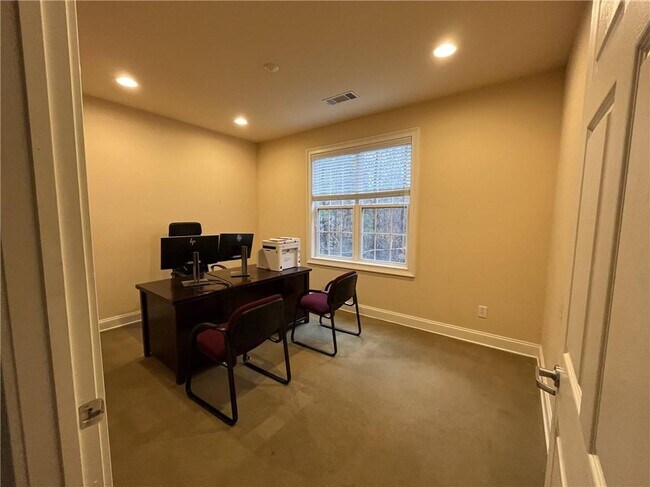 Foto del edificio - 6050 Southard Trace