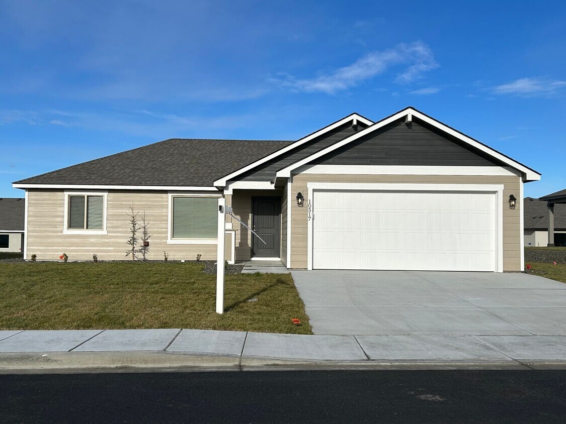 Brand New 2023 Open Concept, RanchStyle Home House Rental in Pasco