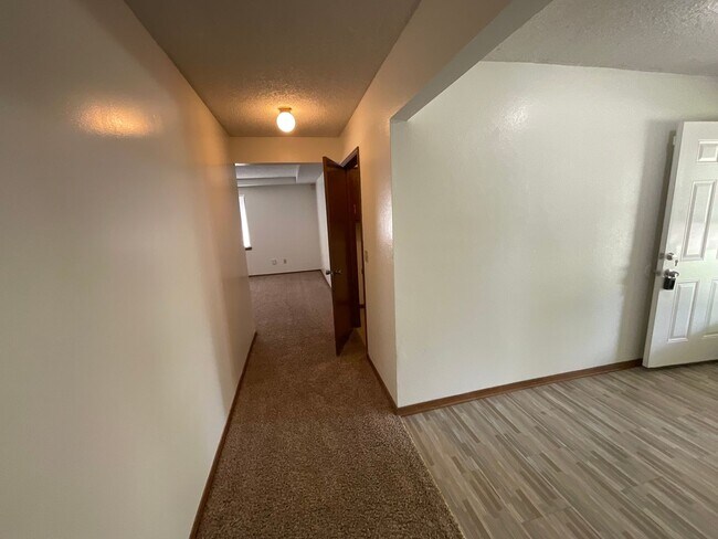 Foto del edificio - 3 Bed. 2 Bath, 2 Car Garage