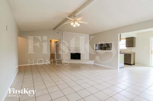 Building Photo - 9819 Kiwi Ln