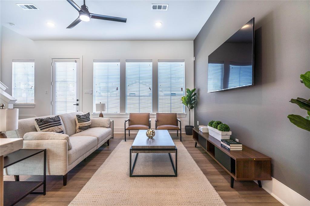 Foto principal - 5722 Barbara Rose Ln