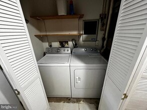 Building Photo - 4009 Timber Oak Trl