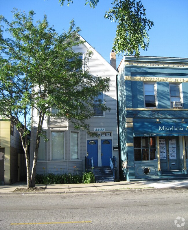 Roscoe Village Pet Friendly Apartments under 1,450 Chicago, IL 2