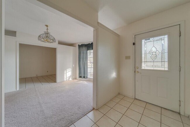 Foto del edificio - 1963 E Dove Rd