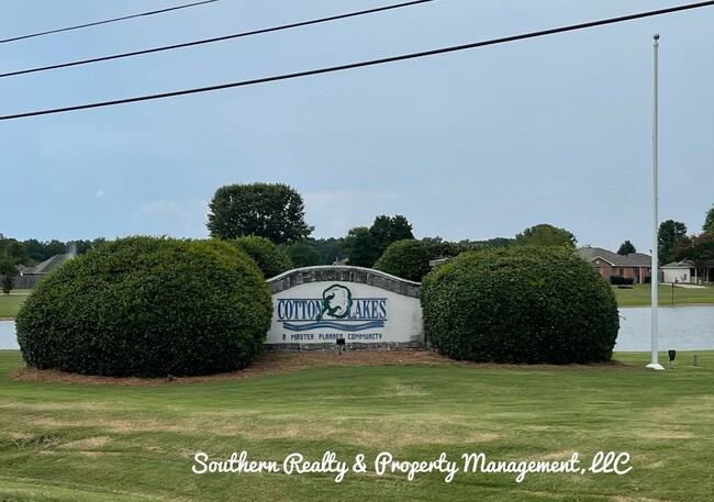 Building Photo - Cotton Lakes in Wetumpka