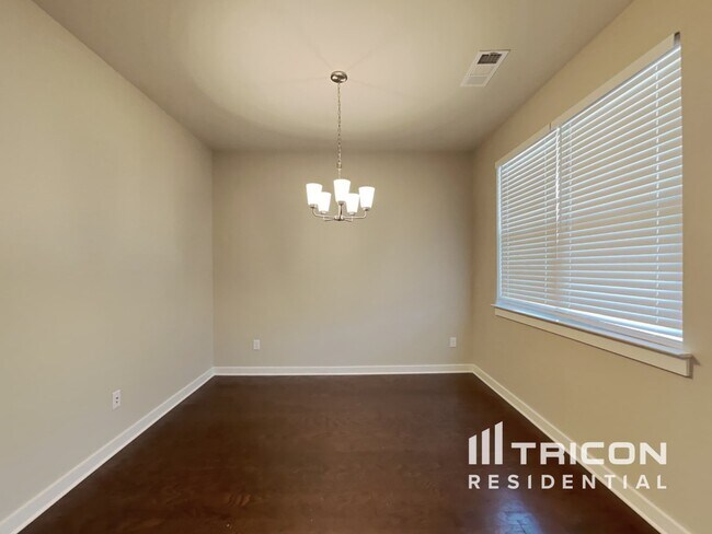 Foto del edificio - 4941 Kingdom Dr
