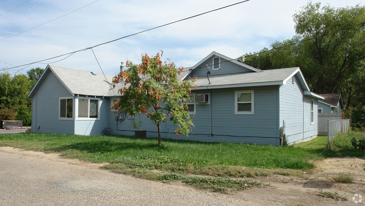 Foto del edificio - 700-704 19th Ave N