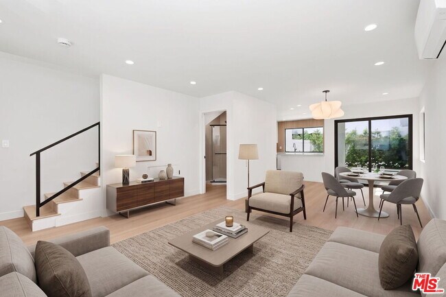 Foto del edificio - 5841 Whitworth Dr