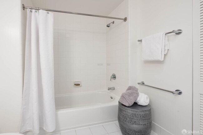 Foto del edificio - 250 King St